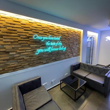 Aviators Guest House - Premium Room Штраусберґ Екстер'єр фото